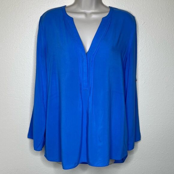 Lilly Pulitzer Blue Popover Roll Tab Long Sleeve Rayon Shirt Women Medium FLAWED - Picture 13 of 13
